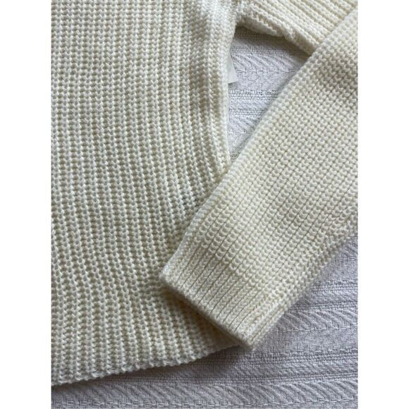 Derek Heart Juniors LARGE CREAM SWEATER WITH LACE TIED UP BACK - Picture 4 of 9